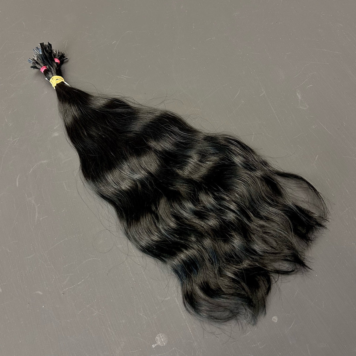 Wiederaufbereiteter europäischer Rohhaarzopf, 77 Keratin-Strähnen, 47 cm, Schwarz Nr. 1