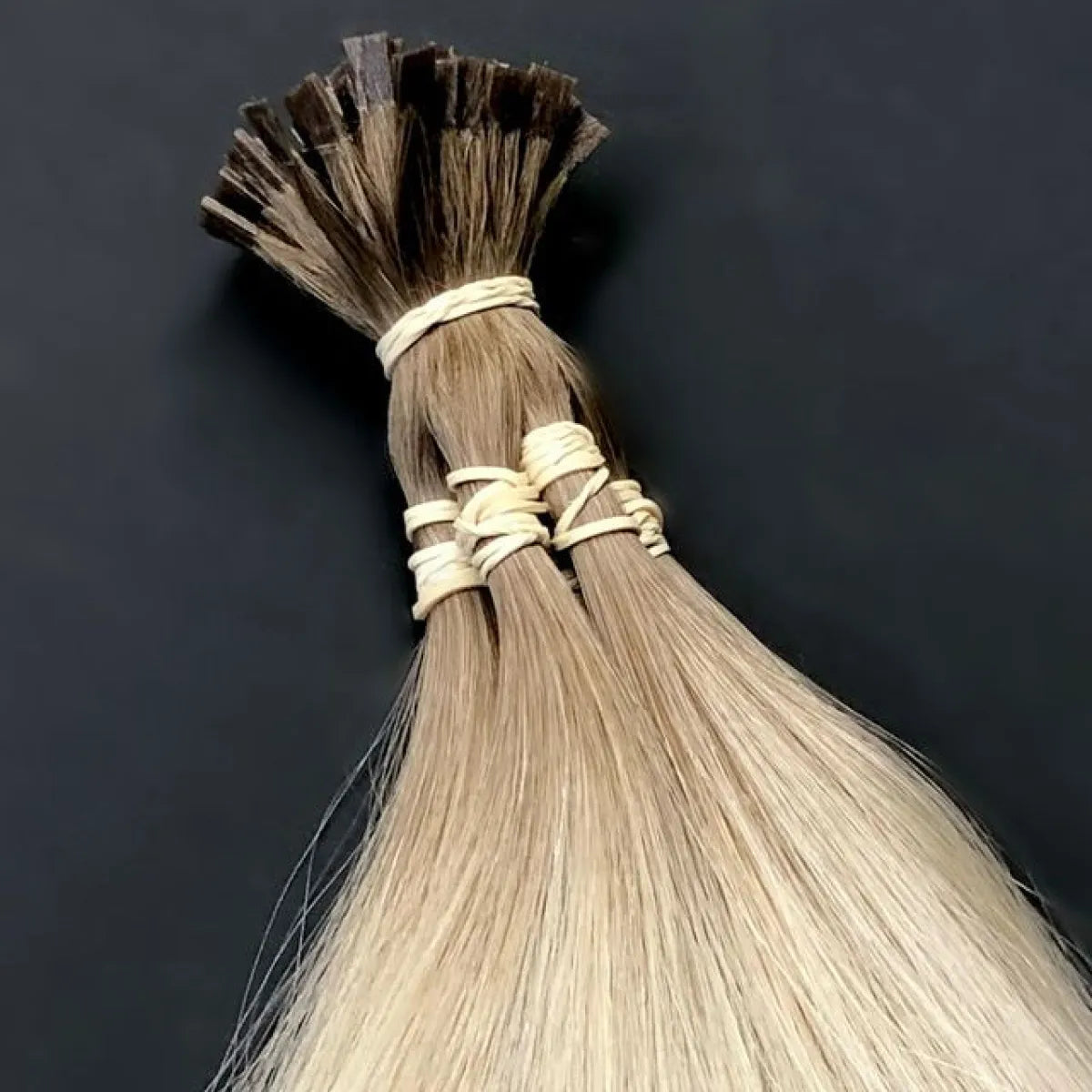 Schnitthaar (vorgebondet) · 20 Strähnen · 50cm · Hellblond mit dunklem Ansatz Simple