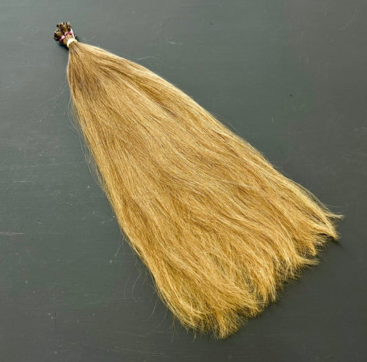 Europäischer Rohhaarzopf, 141 Keratin-Strähnen, 68 cm, blond Nr. 8 – Hauptansicht
